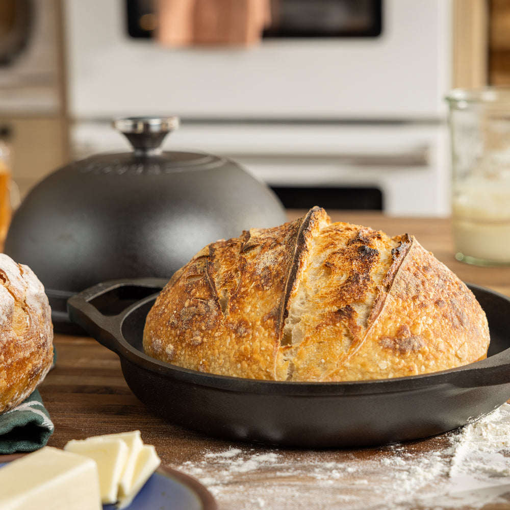 Lodge Chef Collection™ Seasoned Cast Iron Bread Oven