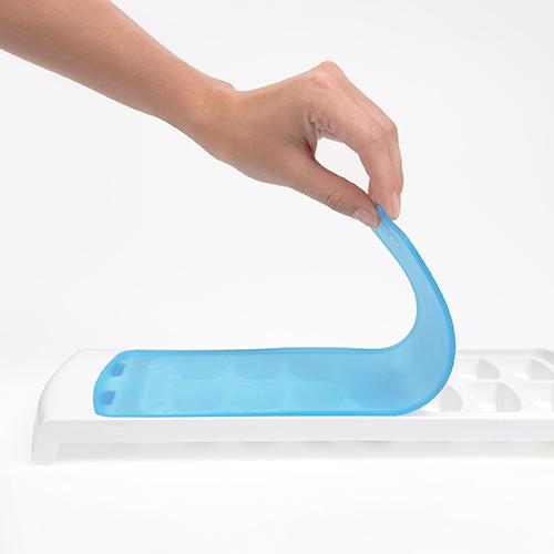 OXO Good Grips No-Spill Ice Cube Tray
