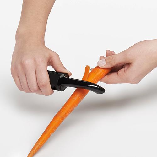 OXO Good Grips Swivel Peeler