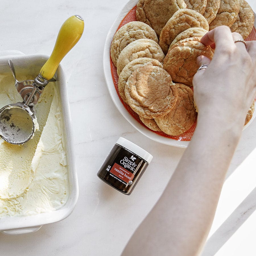 Frontier Co-Op Spices Simply Organic Vanilla Bean Paste 2 oz