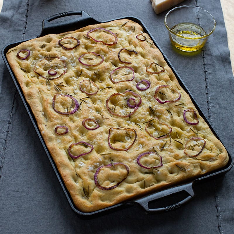 Lodge 15.5 x 10.5 Inch Seasoned Cast Iron Baking Pan