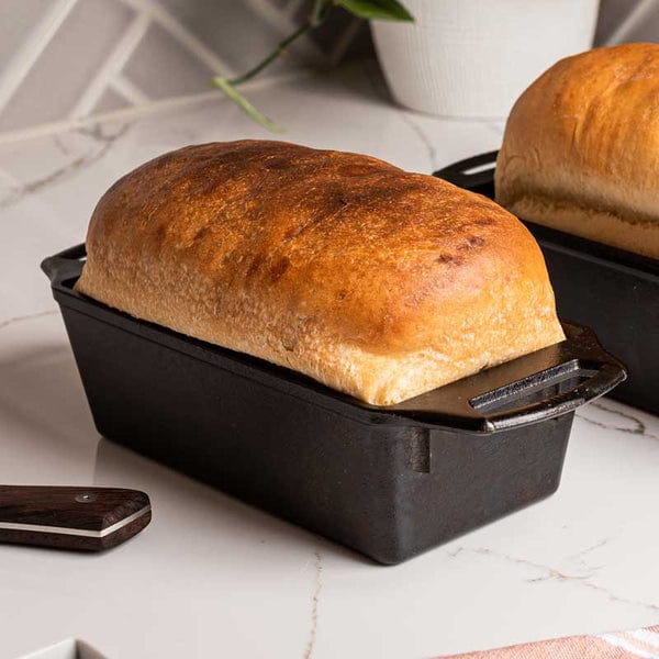 Lodge Seasoned Cast Iron Standard Loaf Pan