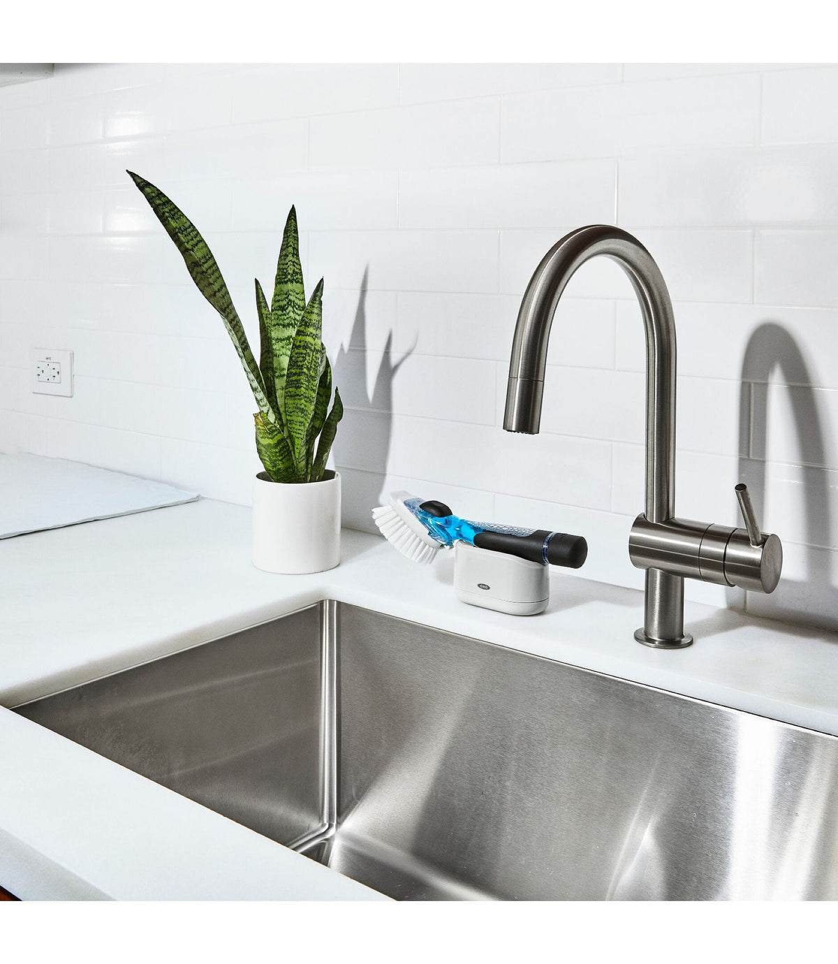 OXO Cleaning OXO Soap Dispensing Dish Brush Storage Set