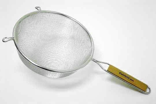 7 1/2in Wooden Handle Strainer