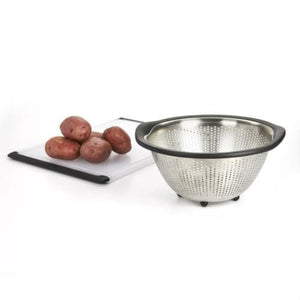 https://kitchenandcompany.com/cdn/shop/products/oxo-oxo-good-grips-stainless-steel-5-qt-colander-719812023472-20088331763872_300x.jpg?v=1627982448