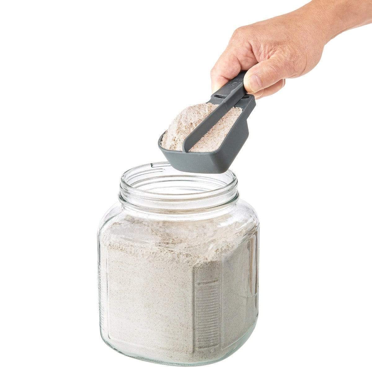 Measuring Salt and Pepper Shakers Precise Quantitative Ration